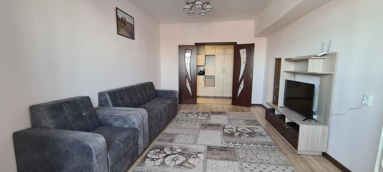 Flat In Central Bischkek Exterior foto